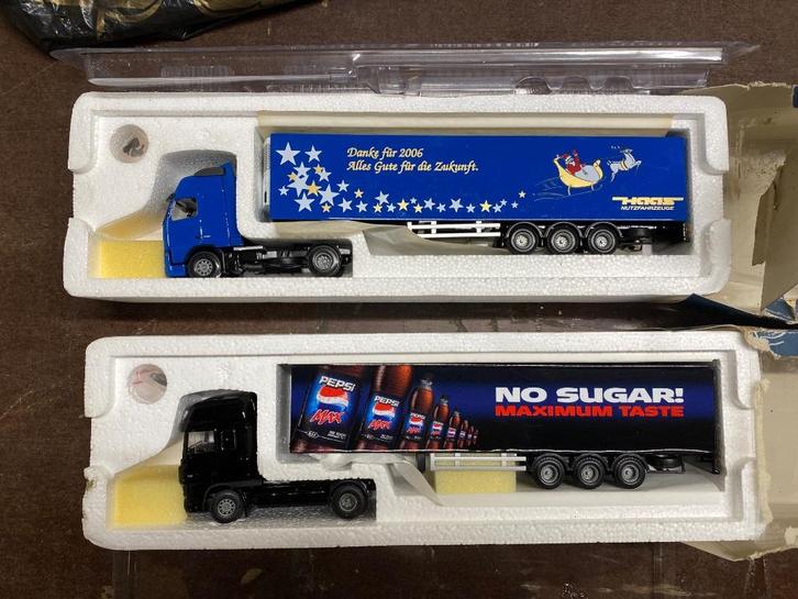 2 Lion-Toys model trucks DAF95XF Pepsi Max en Volvo NH 460, Verzamelen, Automerken, Motoren en Formule 1, Zo goed als nieuw, Auto's