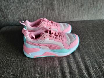 Sneakers Schoenen Puma Maat 35.5  beschikbaar voor biedingen