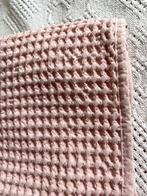 Roze wafeldeken babydeken voor ledikant 140x90, Ophalen of Verzenden, Zo goed als nieuw, Ledikant