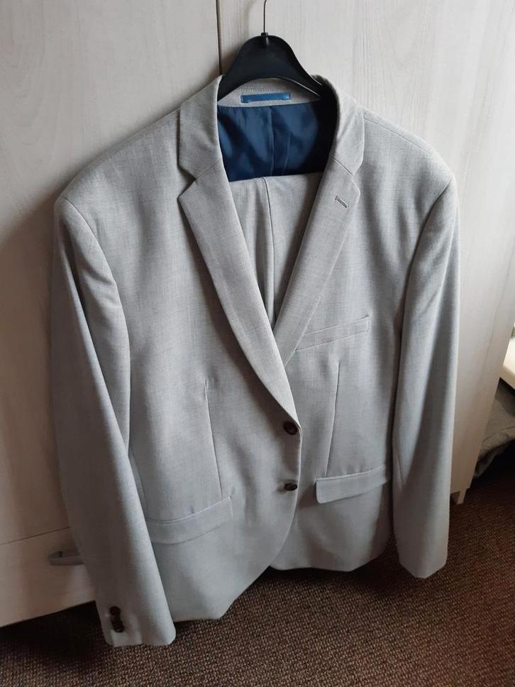 KOSTUUM, Kleding | Heren, Kostuums en Colberts, Zo goed als nieuw, Maat 48/50 (M), Grijs, Ophalen of Verzenden