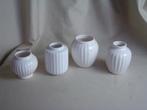 4 kleine witte aardewerk vaasjes jaren 60, Ophalen of Verzenden