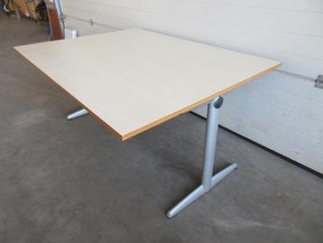 Extra groot buro, tafel, 160 x 120 cm, Ahrend beschikbaar voor biedingen