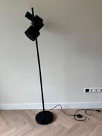 Vloerlamp turai zwart kwantum, Huis en Inrichting, Lampen | Vloerlampen, Ophalen of Verzenden, Gebruikt