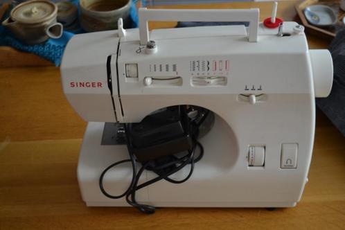 Singer naaimachine, Hobby en Vrije tijd, Naaimachines en Toebehoren, Zo goed als nieuw, Naaimachine, Singer, Ophalen