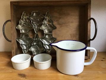 wit emaille melkkan. Inhoud 1 liter. beschikbaar voor biedingen