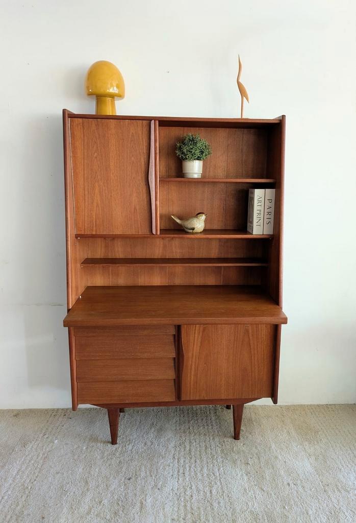 Vintage teakhouten highboard , buffetkast jaren '60, Huis en Inrichting, Kasten | Wandmeubels, Gebruikt, Minder dan 150 cm, 25 tot 50 cm