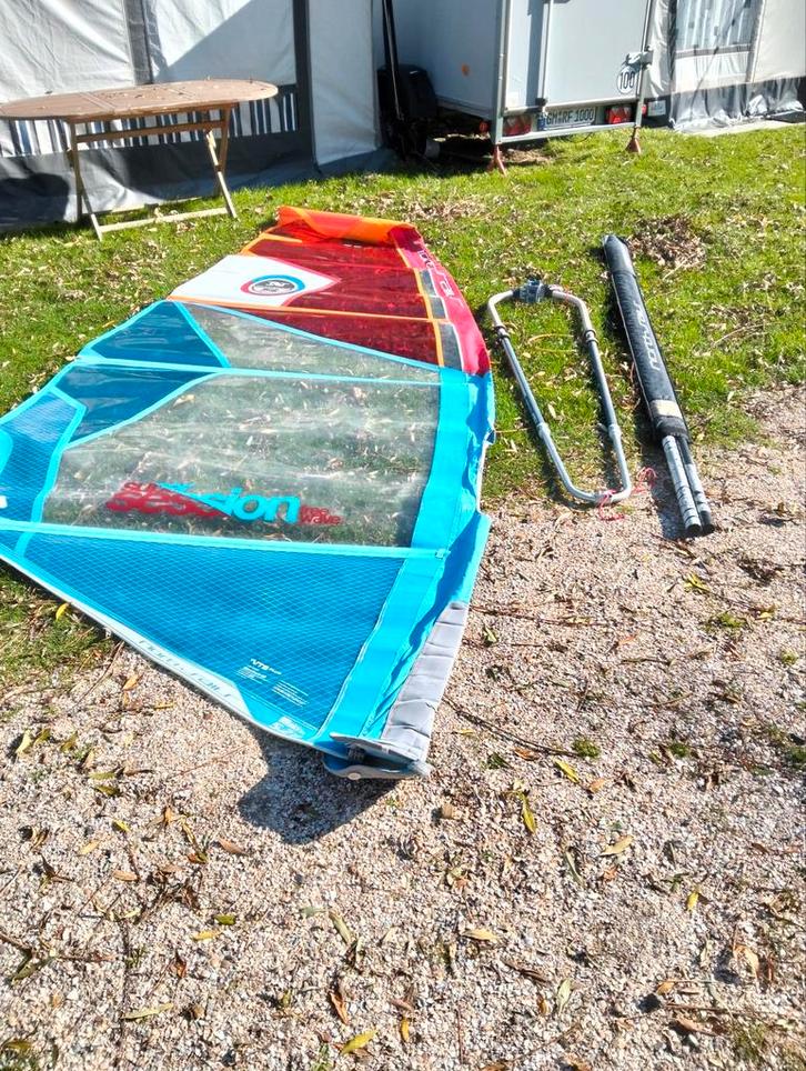Leuke zgan NS set Super session 5.2 m2, 4 mtr rdm,en giek, Watersport en Boten, Windsurfen, Zo goed als nieuw, Complete set, Met draagtas