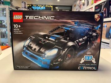 LEGO Technic Porsche GT4 e-Performance racewagen 42176 beschikbaar voor biedingen