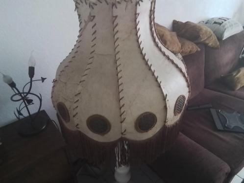 Vintage vloerlamp met leren kap en franjes, Antiek en Kunst, Antiek | Lampen, Ophalen of Verzenden