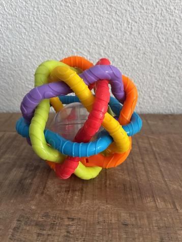 Playgro Bendy ball - buigbare bal met rateltje. PRIMA staat beschikbaar voor biedingen