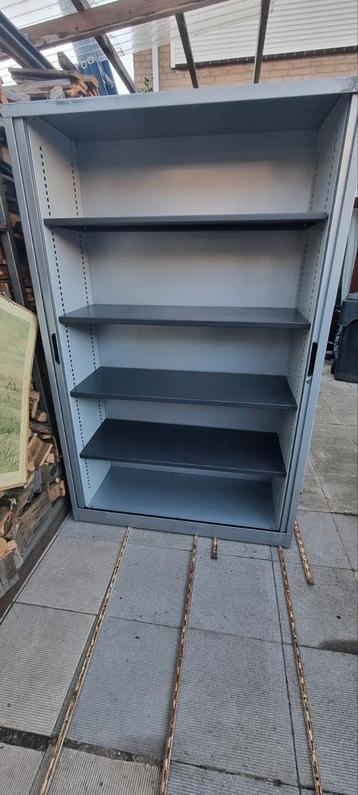 prachtige roldeurkasten archiefkasten 4 legborden  beschikbaar voor biedingen