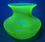 Uranium glazen Art Nouveau vaas, Bohemen 1900., Ophalen of Verzenden