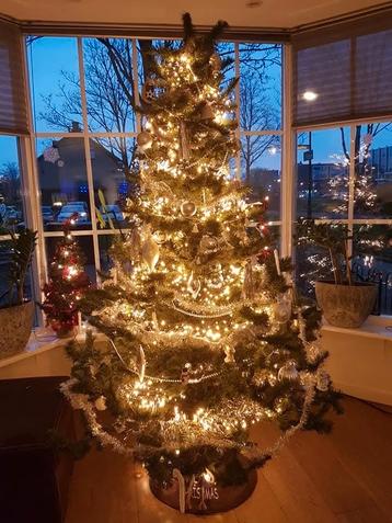 KunstKerstboom  1.80 evt incl verlichting beschikbaar voor biedingen