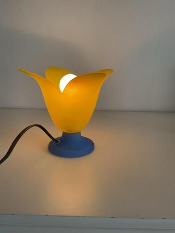 VandeHeg VINTAGE Tulplamp - Jaren 80- Nieuw. beschikbaar voor biedingen