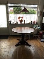 Ronde (eet), notenhout met mooi bewerkte voet, Ophalen, Zo goed als nieuw, Vier personen, 100 tot 150 cm