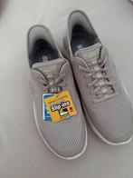 Skechers Go Walk Slip-ins - Rechts maat 40, links maat 41,, Kleding | Dames, Schoenen, Ophalen of Verzenden, Nieuw, Beige, Sneakers of Gympen