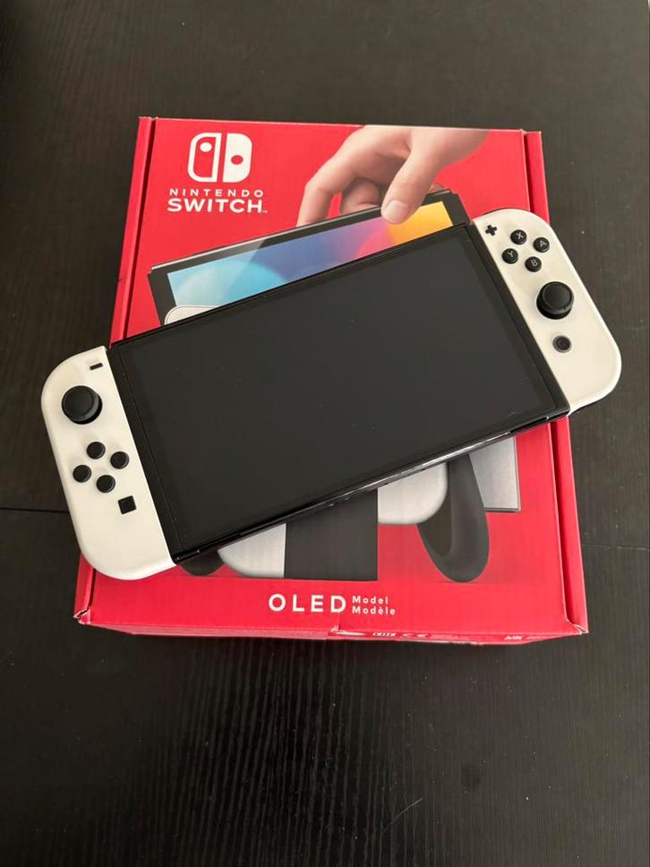 Switch OLED, Zo goed als nieuw. Compleet, Spelcomputers en Games, Spelcomputers | Nintendo Switch, Zo goed als nieuw, Switch OLED