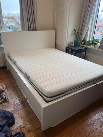 IKEA MALM bed 140x200 + LÖNSET lattenbodem - afbeelding 1