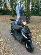 Piaggio zip, Fietsen en Brommers, Scooters | Piaggio, Ophalen, Zip, Zo goed als nieuw, Benzine
