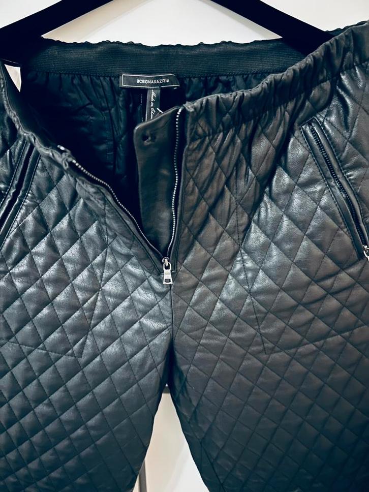 BCBG Max Azria Lederlook Gewatteerde Broek Maat M Zwart, Kleding | Dames, Broeken en Pantalons, Zo goed als nieuw, Maat 38/40 (M)
