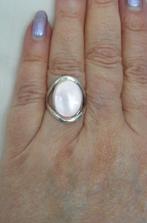 Zilveren ring met roze parelmoer steen maat 19 nr.1255, Verzenden, 19 tot 20, Zo goed als nieuw, Dame