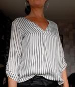blouse zwart wit maat S, Kleding | Dames, Blouses en Tunieken, Stradivarius, Ophalen of Verzenden, Wit, Zo goed als nieuw