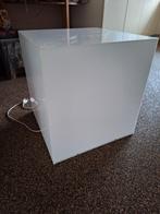 Kunststof kubus met verlichting, Ophalen