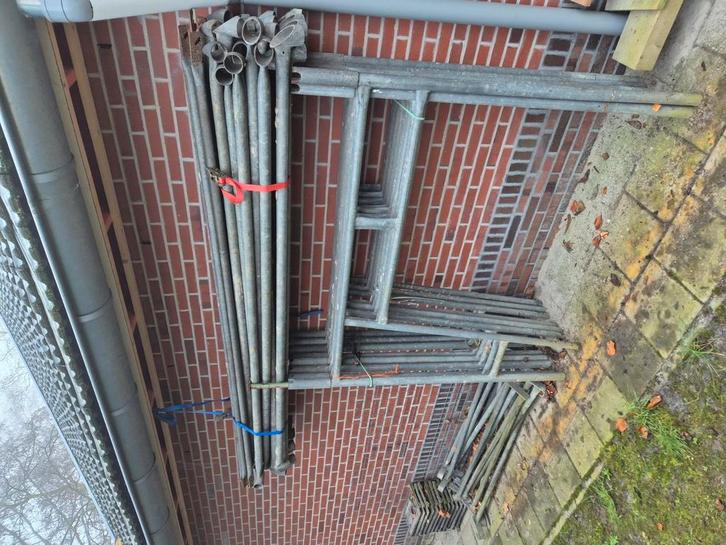 Stalen steiger H-jukken metselsteiger incl steigerplanken, Doe-het-zelf en Verbouw, Steigers, Gebruikt, Gevelsteiger, 5 meter of hoger