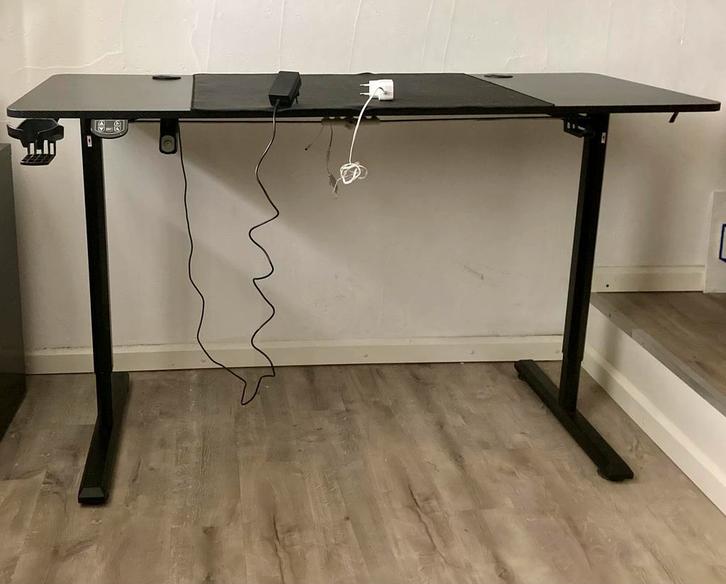 Game bureau electrisch in hoogte verstelbaar zit sta bureau, Huis en Inrichting, Bureaus, Zo goed als nieuw, Elektrisch, Ophalen