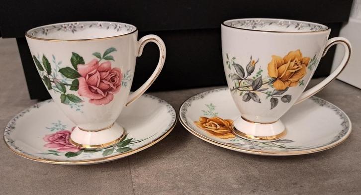 Royal Stafford 'Roses to remember' 50-er jaren, Antiek en Kunst, Antiek | Servies los, Ophalen of Verzenden