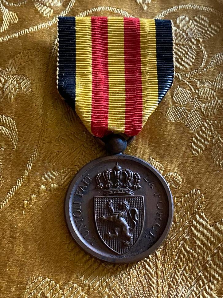 Belgische Herinneringsmedaille van de Oorlog van 1870-1871, Verzamelen, Militaria | Algemeen, Overige soorten, Lintje, Medaille of Wings