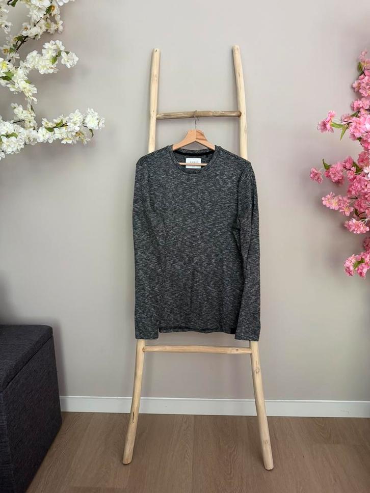 Trui Grijs (S) - Distrikt, Kleding | Heren, Truien en Vesten, Zo goed als nieuw, Maat 46 (S) of kleiner, Grijs, Ophalen of Verzenden