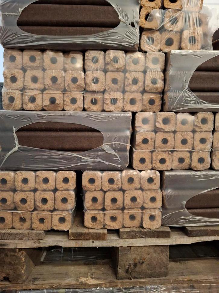 Briketten geperst hout verpakt per 12 stuks, Tuin en Terras, Haardhout, Ophalen of Verzenden