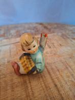 Hummel Beeldje Jongen met Accordeon, Antiek en Kunst, Ophalen of Verzenden