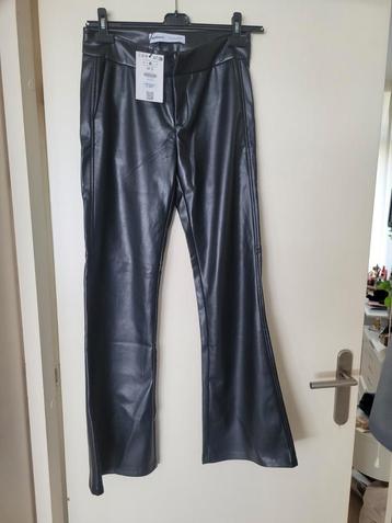 NIEUW imitatie leren broek, M Bershka  beschikbaar voor biedingen