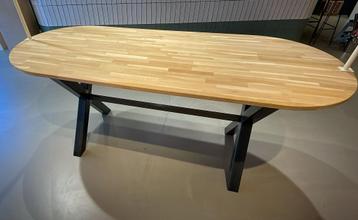 Houten tafel met stalen X-poten - 220x90 cm - 3 stuks beschikbaar voor biedingen