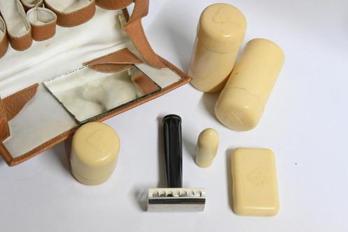 scheerset bakeliet en kunststof scheermes scheer set, Antiek en Kunst, Curiosa en Brocante, Ophalen of Verzenden