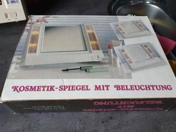 Heel mooie vintage spiegel make up spiegel met verlichting, beschikbaar voor biedingen