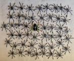Halloween Plastic Spinnen - 50 stuks, Ophalen of Verzenden, Zo goed als nieuw, Feestartikel, Halloween of Griezel