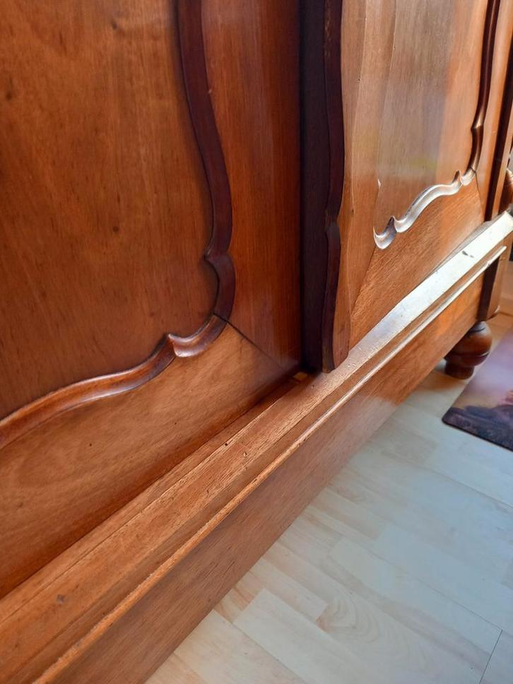 2 deurs houten oudekuifkasthoogte inclusief kuif 220 cm.bree, Huis en Inrichting, Kasten | Boekenkasten, Gebruikt, 200 cm of meer