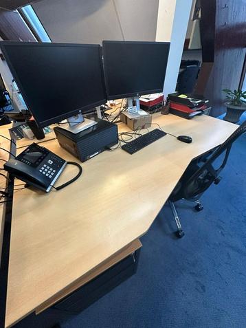 Bureaus  beschikbaar voor biedingen