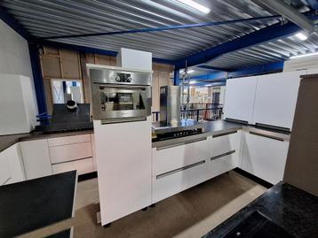 Complete keuken Compleet met APP 120Keukens op voorraad 2744 beschikbaar voor biedingen