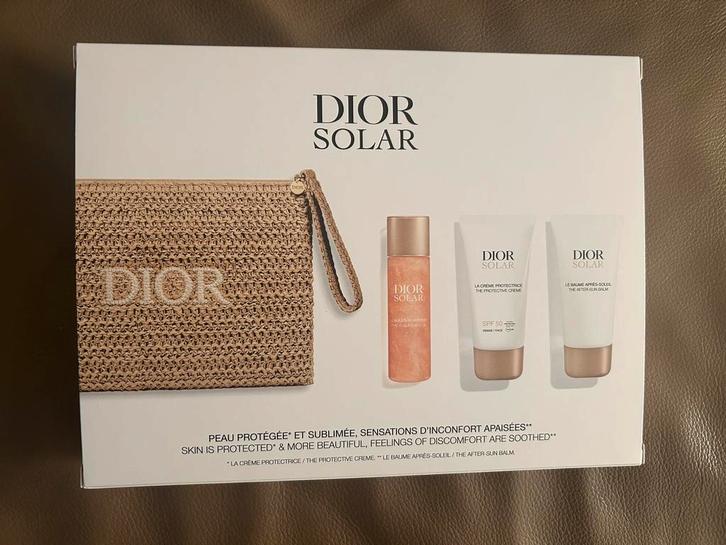 CHRISTIAN DIOR Solar set zonnebrand incl raffia rotan pouch, Sieraden, Tassen en Uiterlijk, Uiterlijk | Cosmetica en Make-up, Nieuw