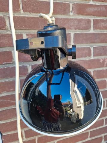 Vintage Bauhaus Emaille Fabriekslamp beschikbaar voor biedingen
