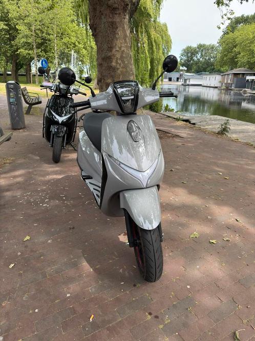 La Souris Valexim 2025 - Nardo grey - Gele kenteken, Fietsen en Brommers, Scooters | Overige merken, Zo goed als nieuw, Ophalen of Verzenden