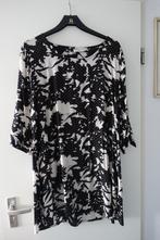 Masai. Korte zwart-witte jurk of tuniek met zijsplitten, Kleding | Dames, Jurken, Zwart, Maat 46/48 (XL) of groter, Nieuw, Ophalen of Verzenden