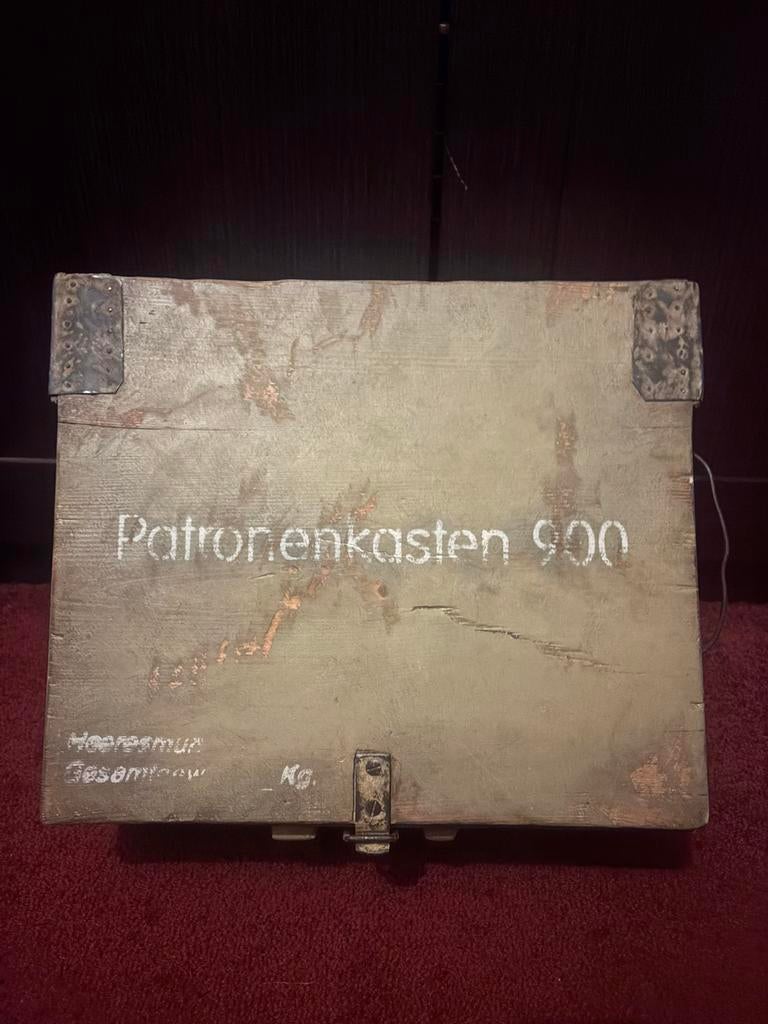 Laat oorlogse Patronenkasten 900, tan met witte stencils, Verzamelen, Militaria | Tweede Wereldoorlog, Nederland, Ophalen of Verzenden