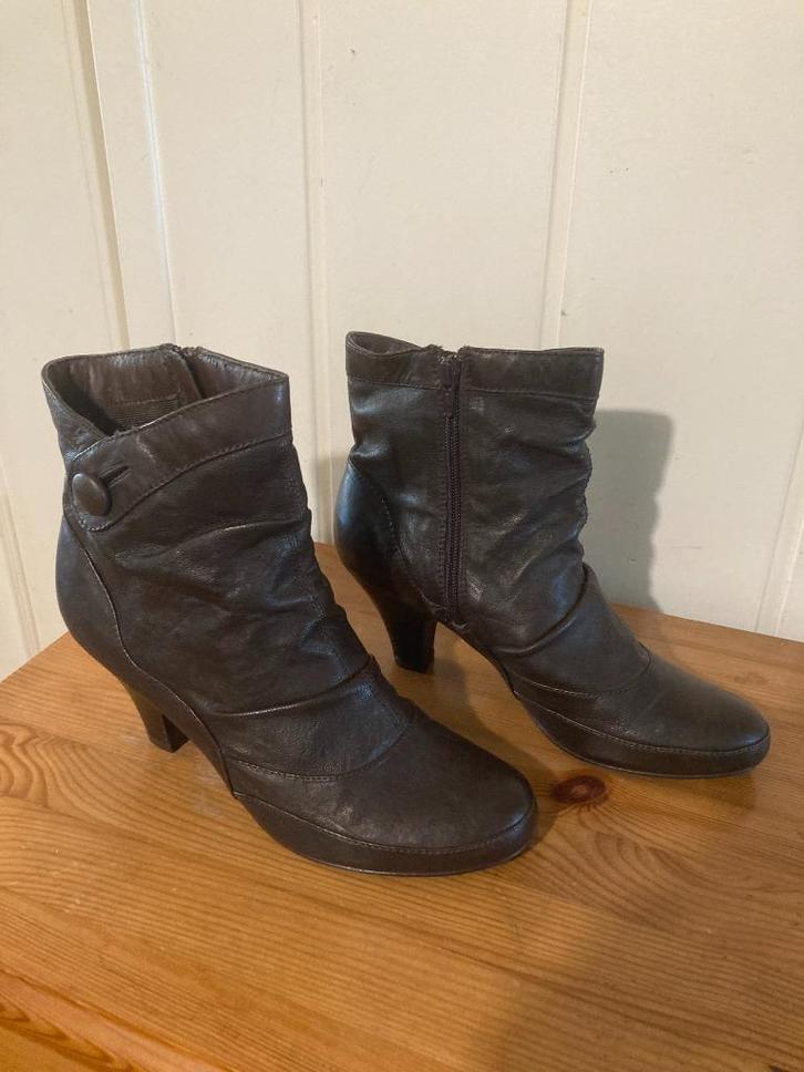 Elegante bruine halfhoge leren laarsjes van Promod, maat 40, Kleding | Dames, Schoenen, Zo goed als nieuw, Lage of Enkellaarzen