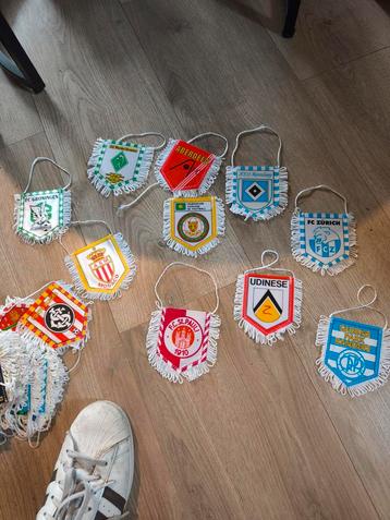 Collectie Oude Voetbal Vaantjes (70 stuks) beschikbaar voor biedingen