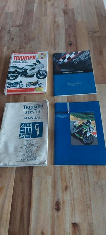Triumph legend ,thunderbird,castrol, boeken beschikbaar voor biedingen